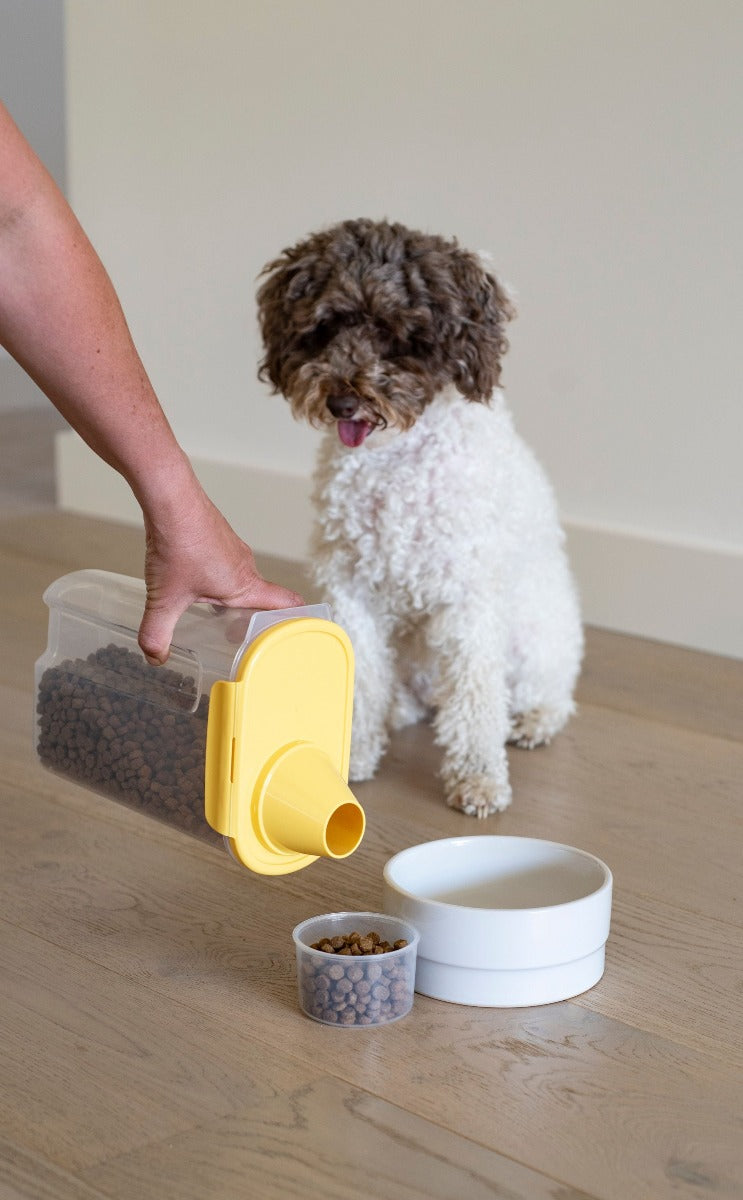 Lock & Lock Pet Food Storage With Easy Pour 2.4Lt