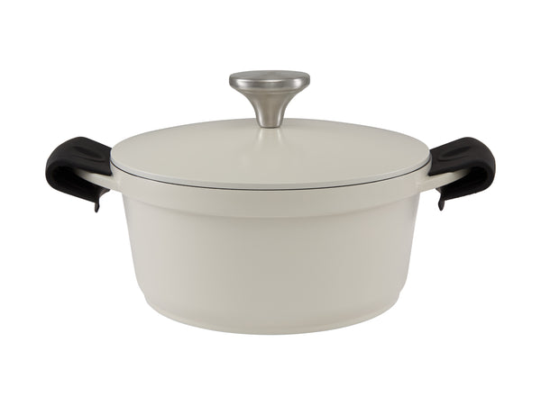 Maxwell & Williams Cast Lite Non-Stick Casserole 20cm / 2.4L Gift Boxed - Ecru