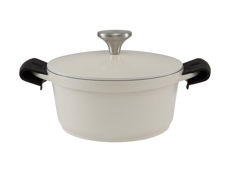 Maxwell & Williams Cast Lite Non-Stick Casserole 20cm / 2.4L Gift Boxed - Ecru