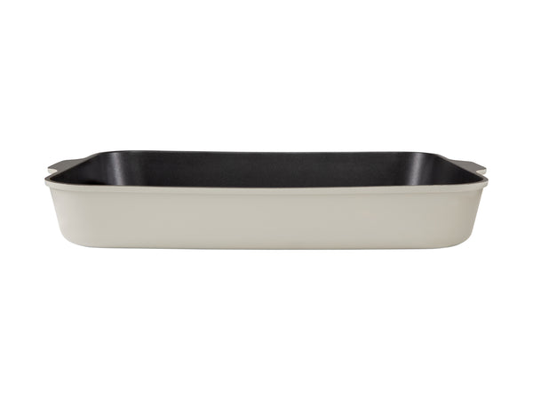 Maxwell & Williams Cast Lite Non-Stick Roaster 38x28.4x5.5cm Gift Boxed - Ecru