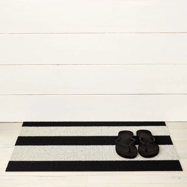 Chilewich Shag Indoor/Outdoor Mat - Bold Stripe - Black/White - 46x71cm